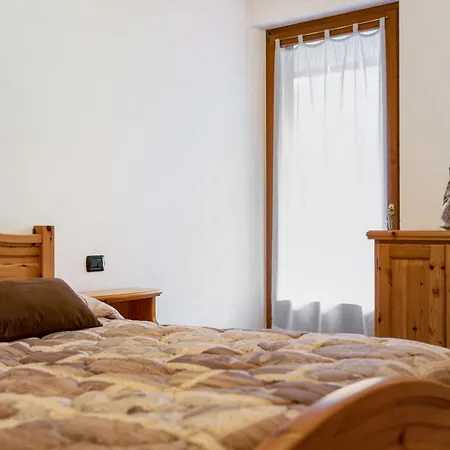 Bruno 6 Apartment Isolaccia
